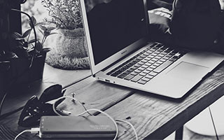 随着巴萨2-1绝杀赫罗纳，塞维利亚1-3马洛卡，西甲最新积分榜出炉